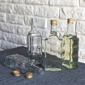 Butelka Klasztorna 500 ml, z zakrętką, biała - 6sz